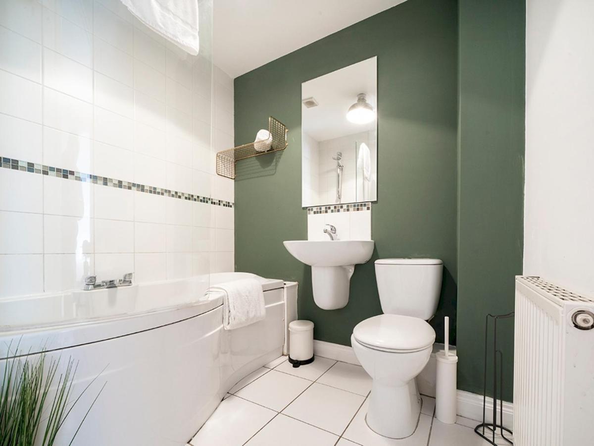 Titanic View Penthouse - Gated Complex - Parking Apartment Belfast Bagian luar foto